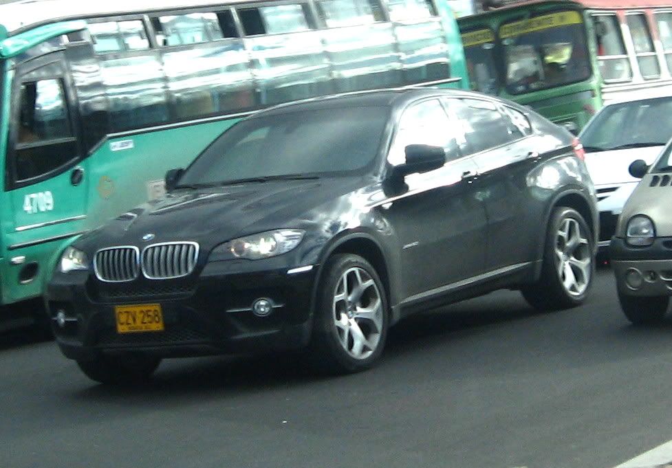 BMWX64.jpg