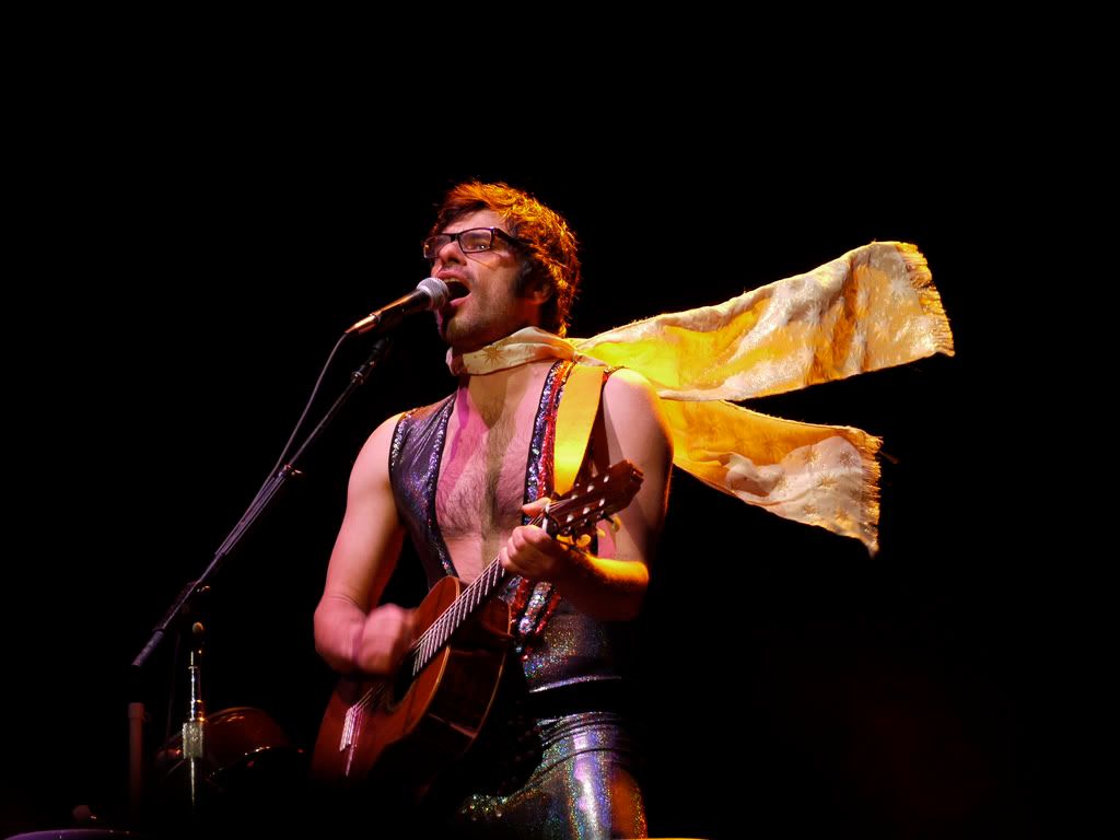 homemade pillow wings - the Conchords do fly... - Page 2 5080051655_6280c915a8_b.jpg