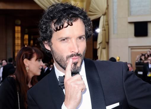 BRET'S AN OSCAR WINNER!!! - Page 5 Bret-mckenzie-academy-awards-red-carpet-.jpg