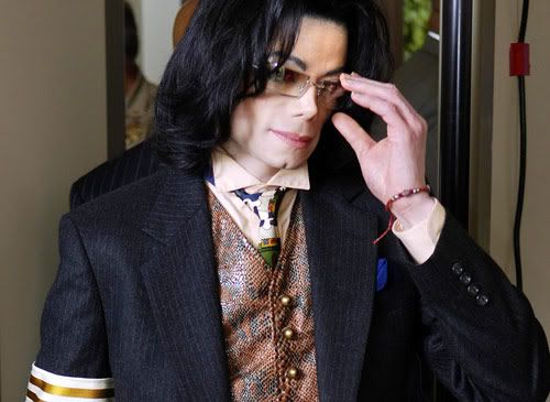 michael_jackson_cute_tie.jpg