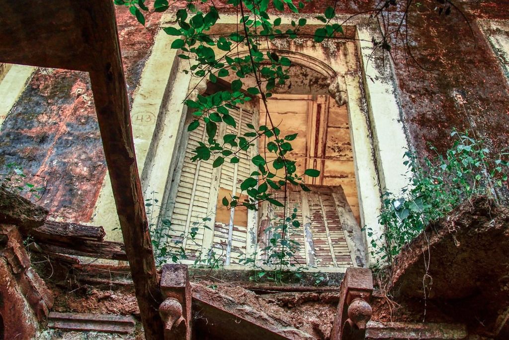 Fallen roofs of Govindgarh Palace Govindgarh Palace in summer capital of Rewa
