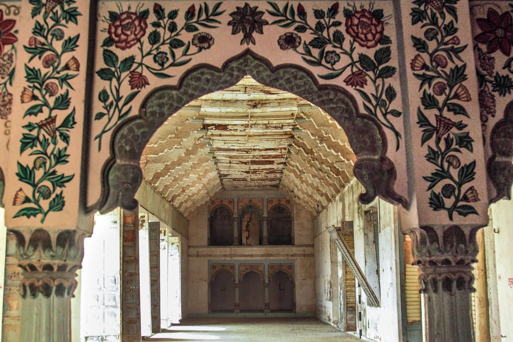 Floral illustration inside the place Govindgarh Palace in summer capital of Rewa