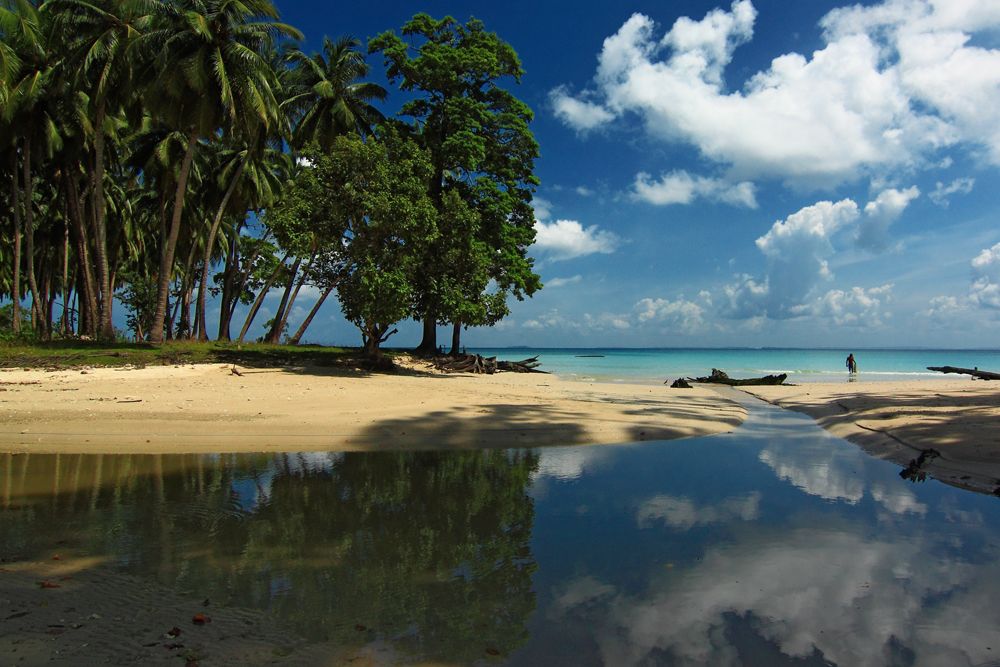 Wonderfully pristine Lallaji Bay, Long Island