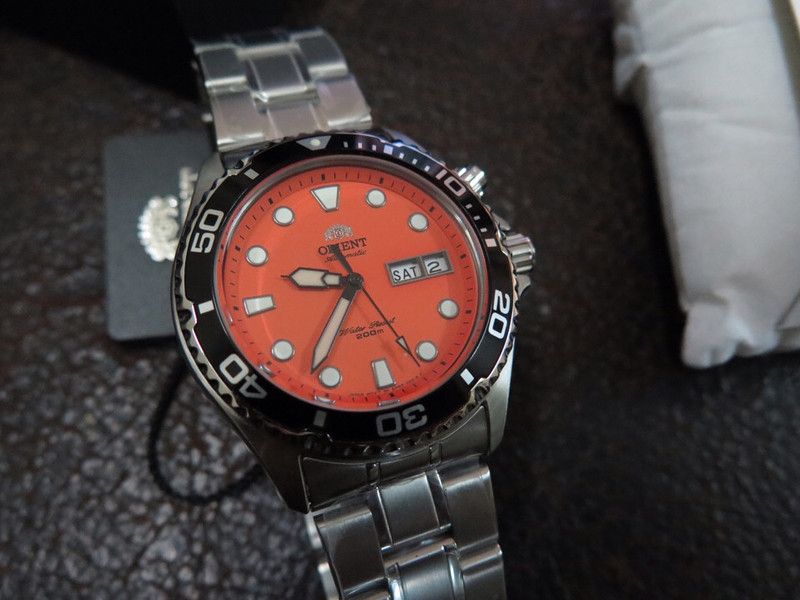 Đồng hồ Orient Ray Orange (FEM6500AM9) chính hãng mới xài 1 tháng cần bán.